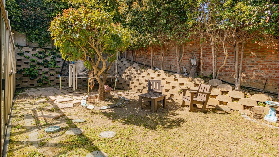 7 Bedroom Property for Sale in Plattekloof Western Cape